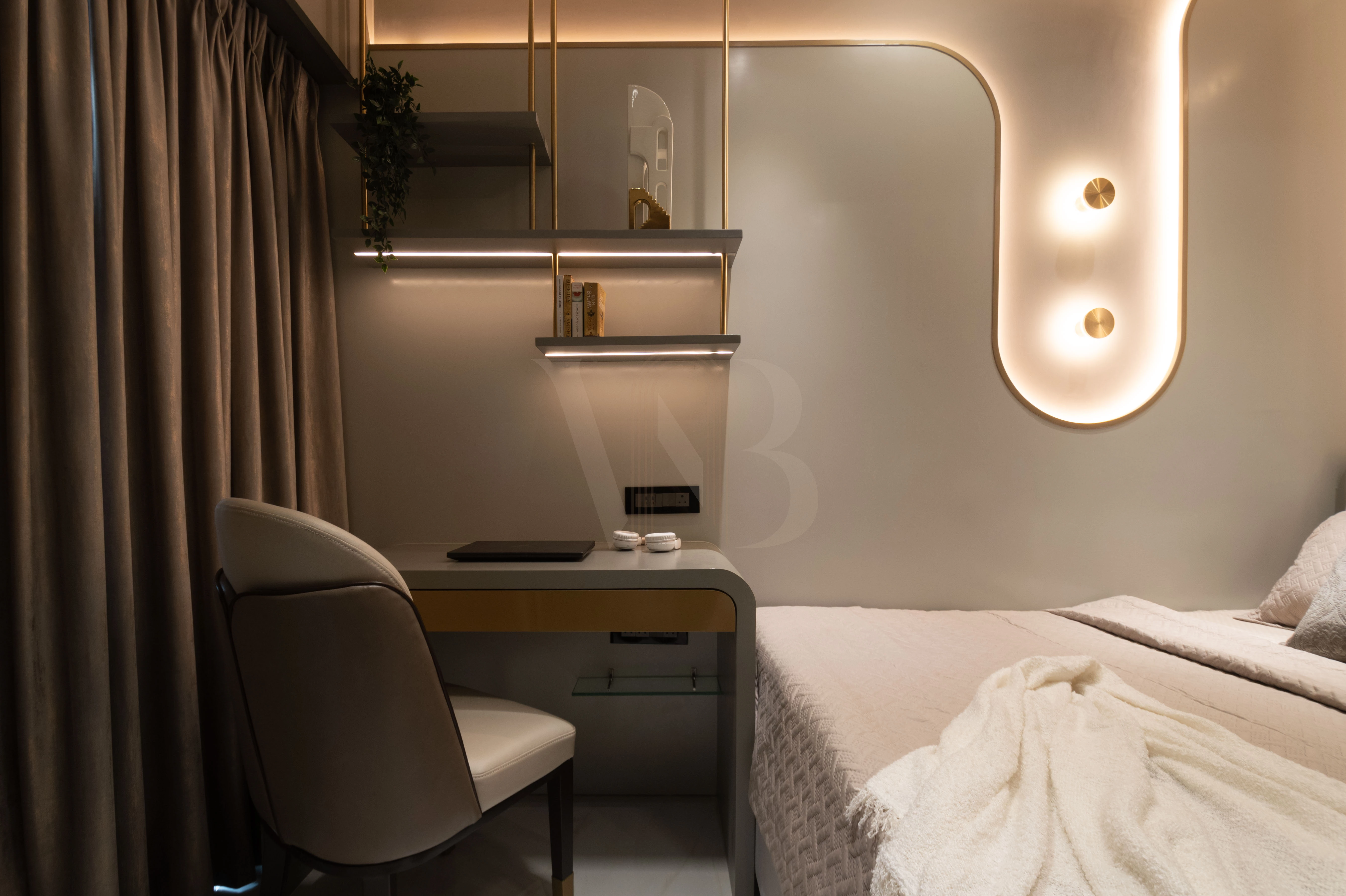 Curved mirror and vanity design