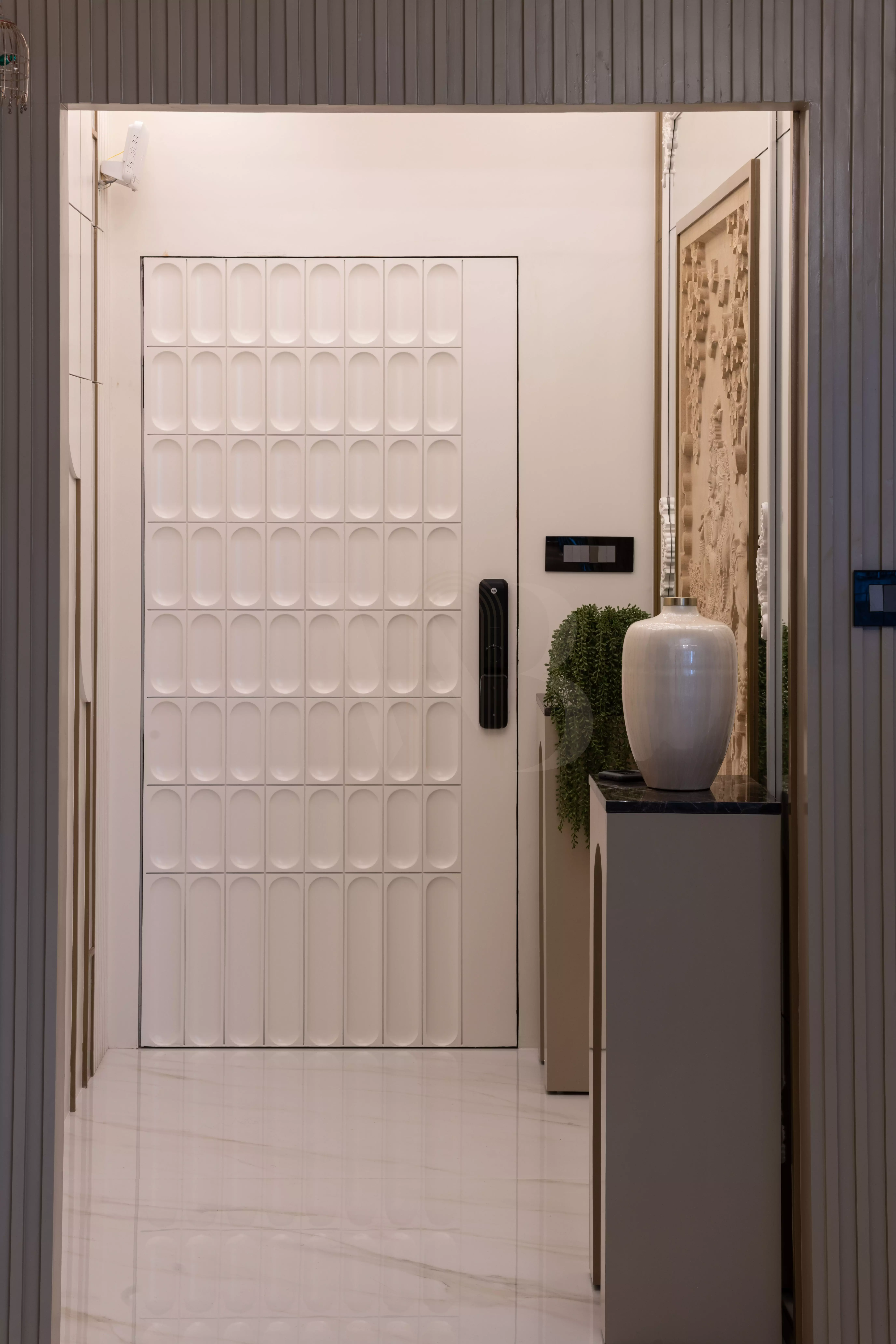 Foyer entrance transition detailing